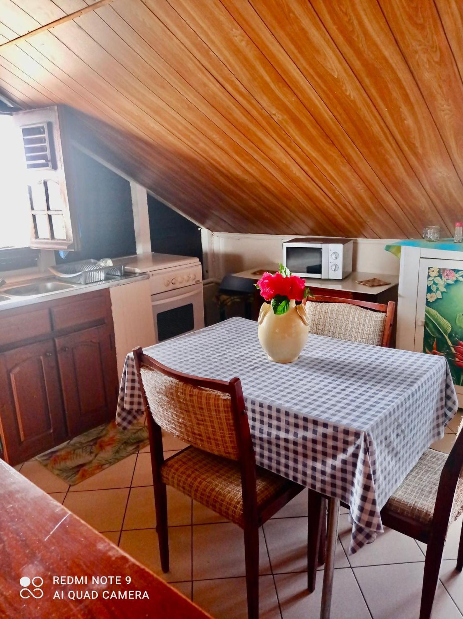 Villa Chez Ninette Pres Des Sources Chaudes Bouillante Esterno foto