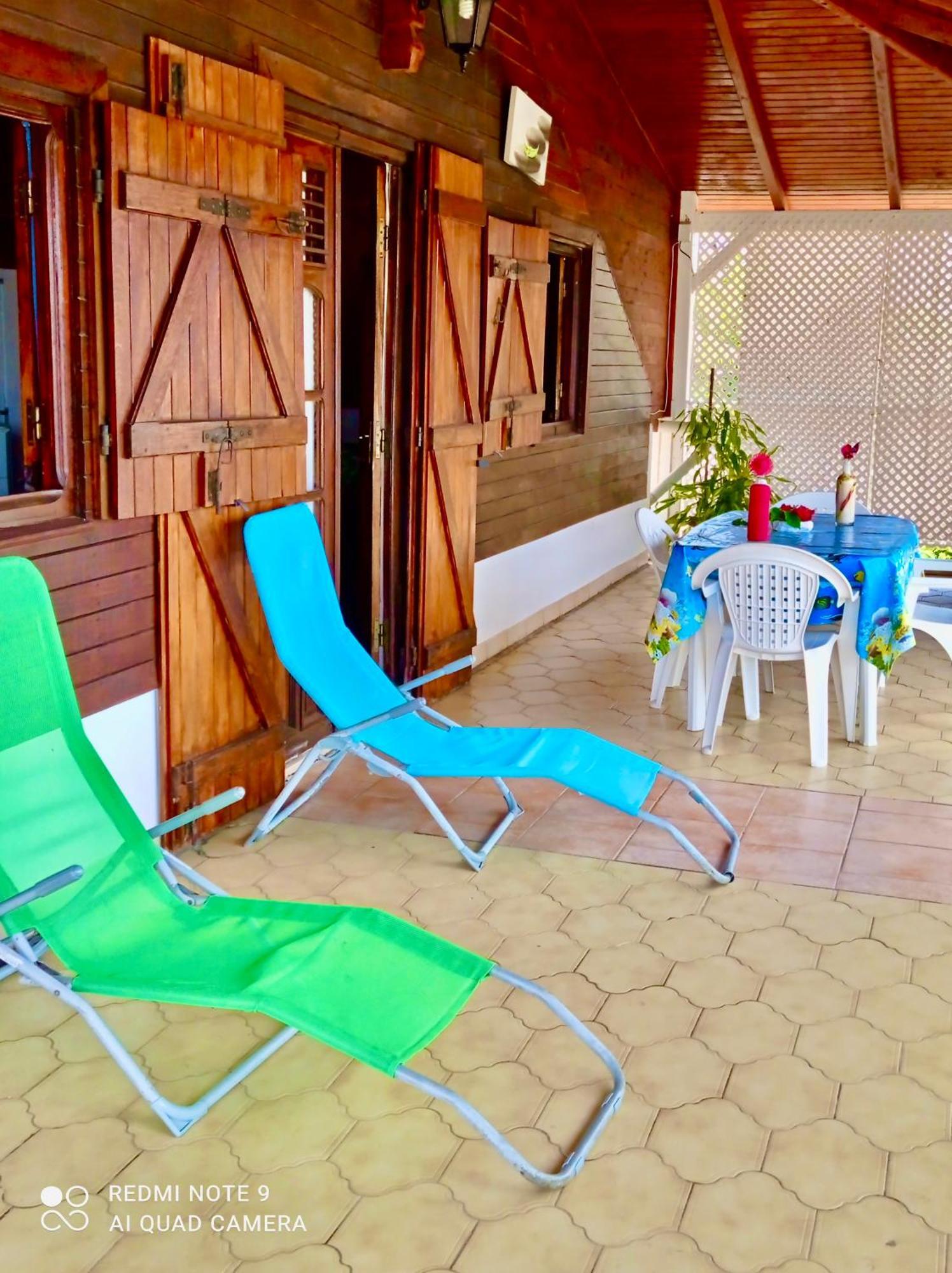 Villa Chez Ninette Pres Des Sources Chaudes Bouillante Esterno foto