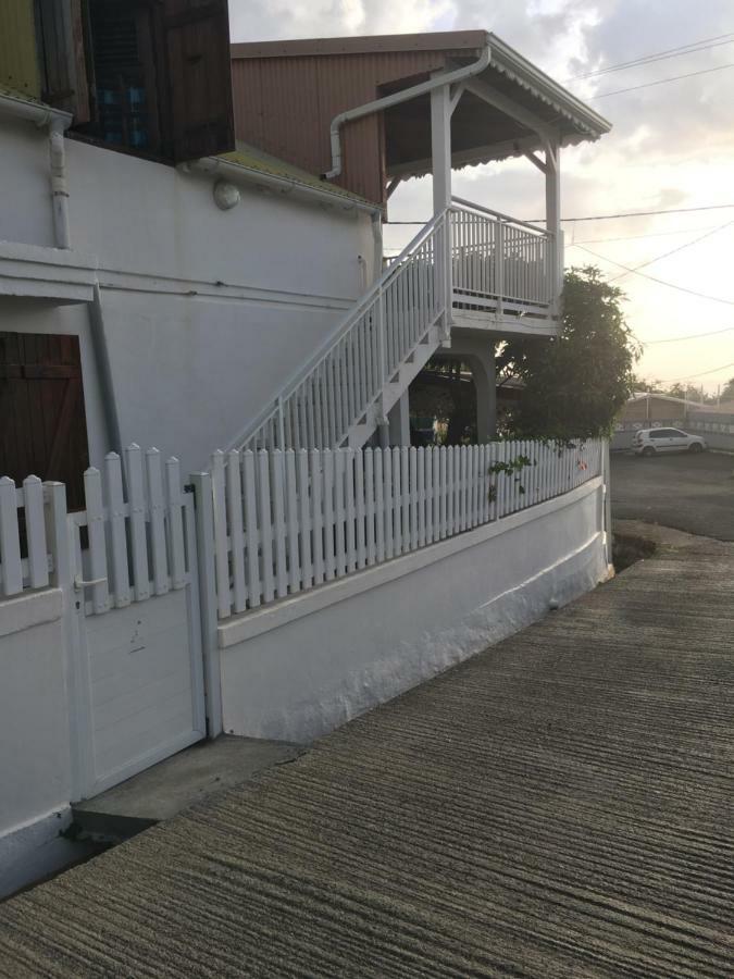 Villa Chez Ninette Pres Des Sources Chaudes Bouillante Esterno foto
